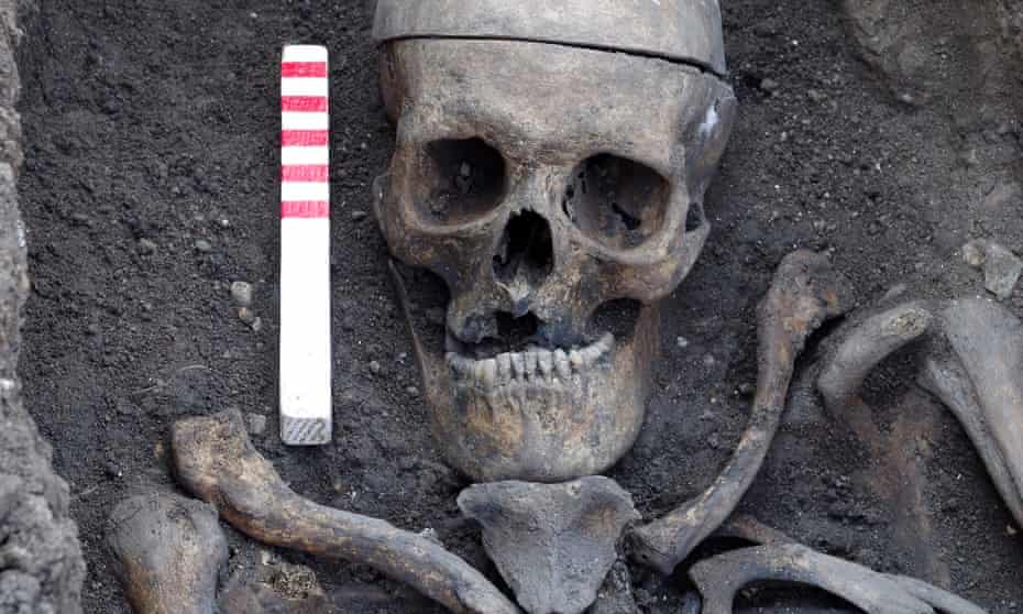 Skeletons Found In London Archaeology Dig Reveal Noxious Environs Archaeology The Guardian Skeletons Found In London Archaeology Dig Reveal Noxious Environs Archaeology The Guardian