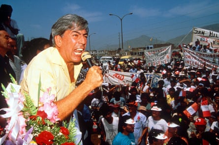 ELECTION CAMPAIGN OF MARIO VARGAS LLOSA, THE LIBERTAD PARTY LEADER, LIMA, PERU - 1990