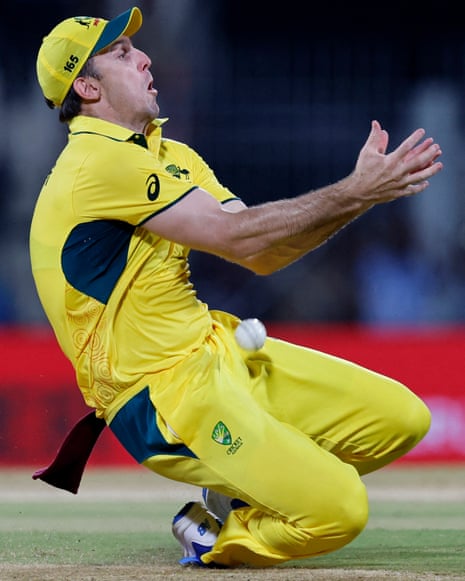 Woops: Mitchell Marsh drops a catch.