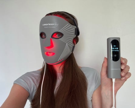 Sarah Matthews test of the CurrentBody Skin LED Multi-Light Mask.