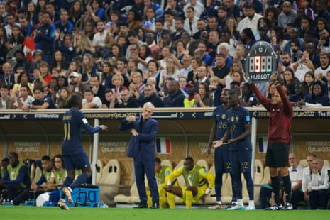 Argentina v France: 2022 World Cup final – live | World Cup 2022 3 Didier Deschamps makes a double substitution before half-time. He really has to do something.