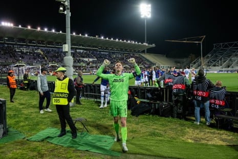 Dean Henderson of Crystal Palace celebrates