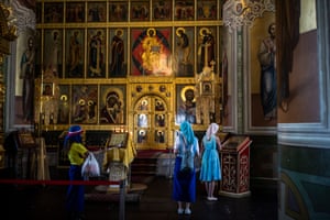 Colombian, Argentinian and Russian women in the Orthodox Cathedral of Kazan Kremlin.