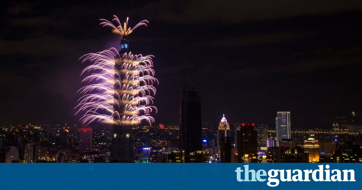 Singapore events New Year’s Eve 2016 celebrations – in pictures | Life and style | The Guardian
