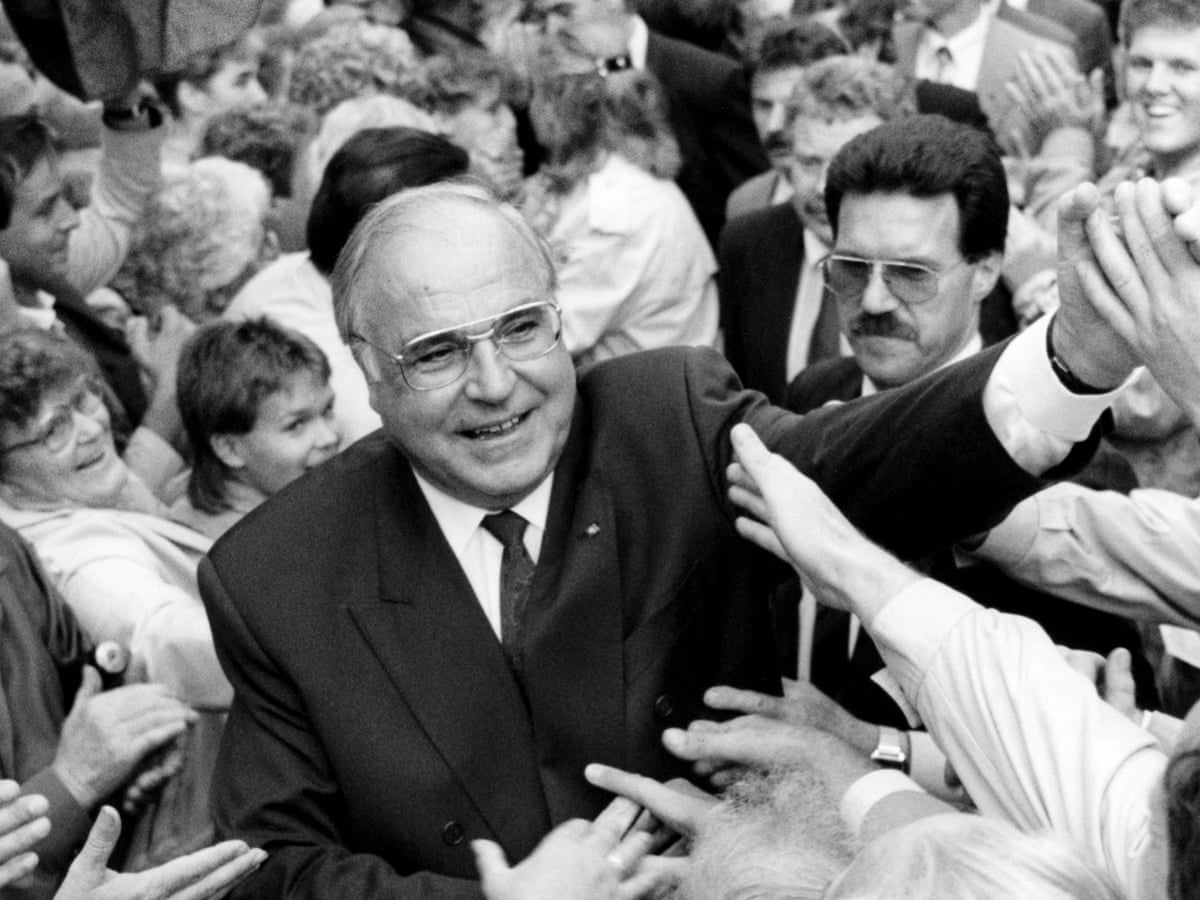 Helmut Kohl Obituary World News The Guardian