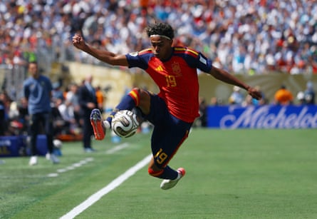 Lamine Yamal traps the ball against Argentina in the World Cup final