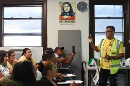 Instructor Juan José Nolasco leads a plumbing workshop in Spanish.