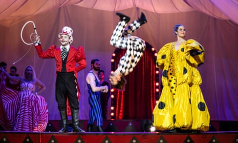 Setting life in a travelling circus to music... Opera Malmö’s production of Glass’s Circus days and nights