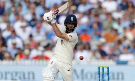 Moeen Ali mencetak gol pada hari ketiga Tes kedua melawan India di Lord's pada Agustus 2021