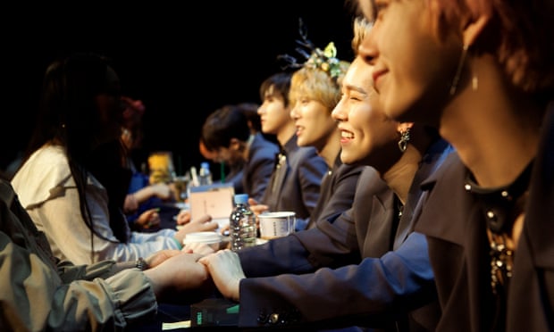 Hallyu World » Monsta X: Uma boyband sobrevivendo à fábrica de k-pop Monsta X: Uma boyband sobrevivendo à fábrica de k-pop