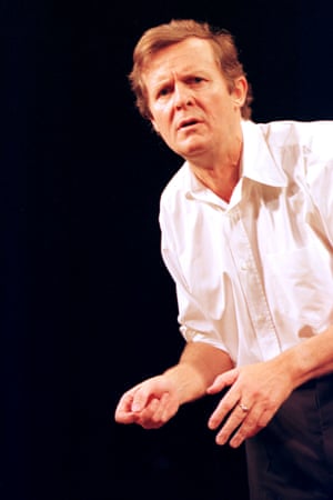 Hare performing his monologue Via Dolorosa at the Royal Court in 1998, directed by Stephen Daldry