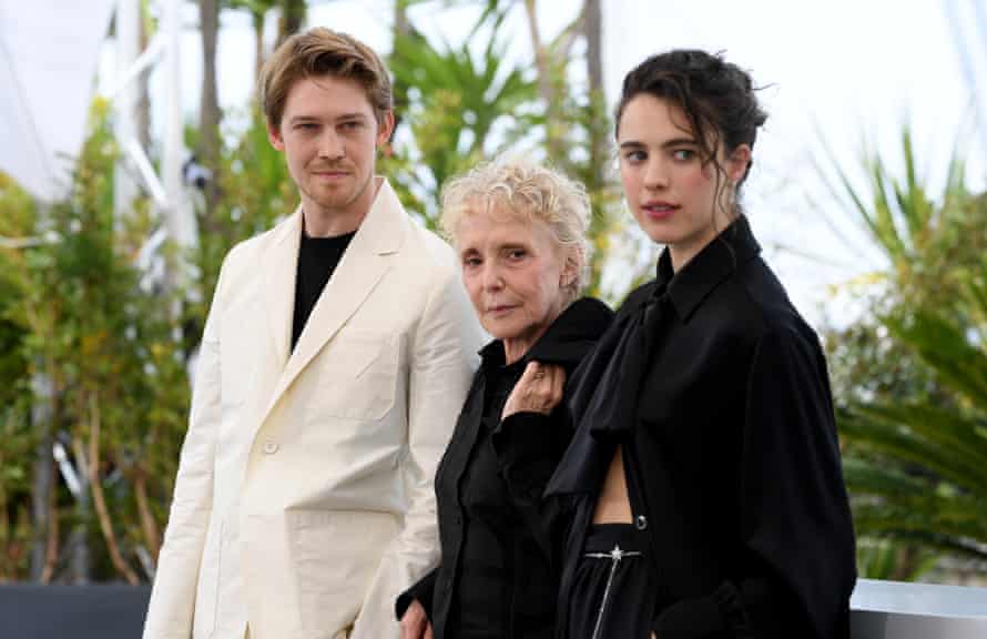 Director Claire Denis, center, with Stars at Noon actors Joe Alwyn and Margaret Qualley.