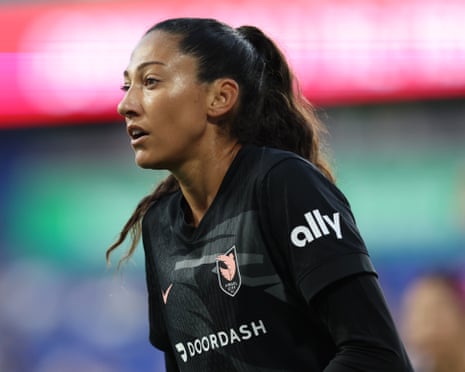 Christen Press celebrando um gol pela seleção dos EUA.