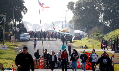 Protestors at Ihumātao opposed private housing development at the site. 