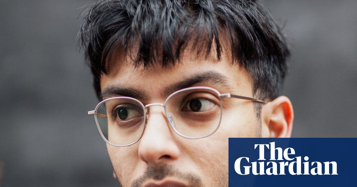 गुरनॅक जोहल: ‘मला कल्पना नव्हती की झडी स्मिथ ही एक मोठी गोष्ट होती!’ | पुस्तके गुरनॅक जोहल: ‘मला कल्पना नव्हती की झडी स्मिथ ही एक मोठी गोष्ट होती!’ | पुस्तके