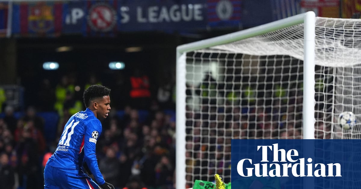 Estevao wonder goal lights up Chelsea's statement win over 10-man Barcelona