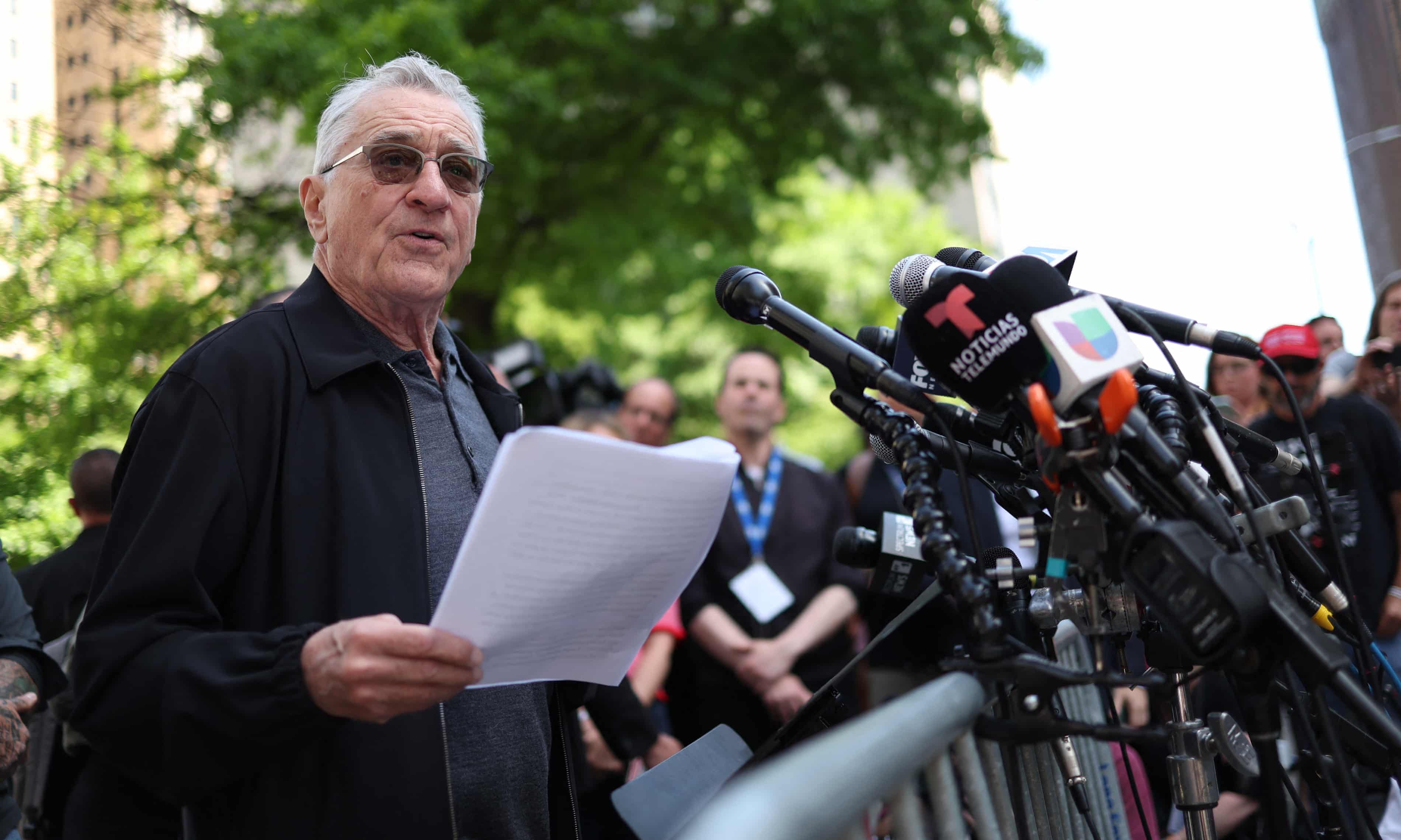 Robert De Niro warns Trump could ‘destroy the world’ if elected in Biden campaign press briefing outside election interference and hush money trial (theguardian.com)