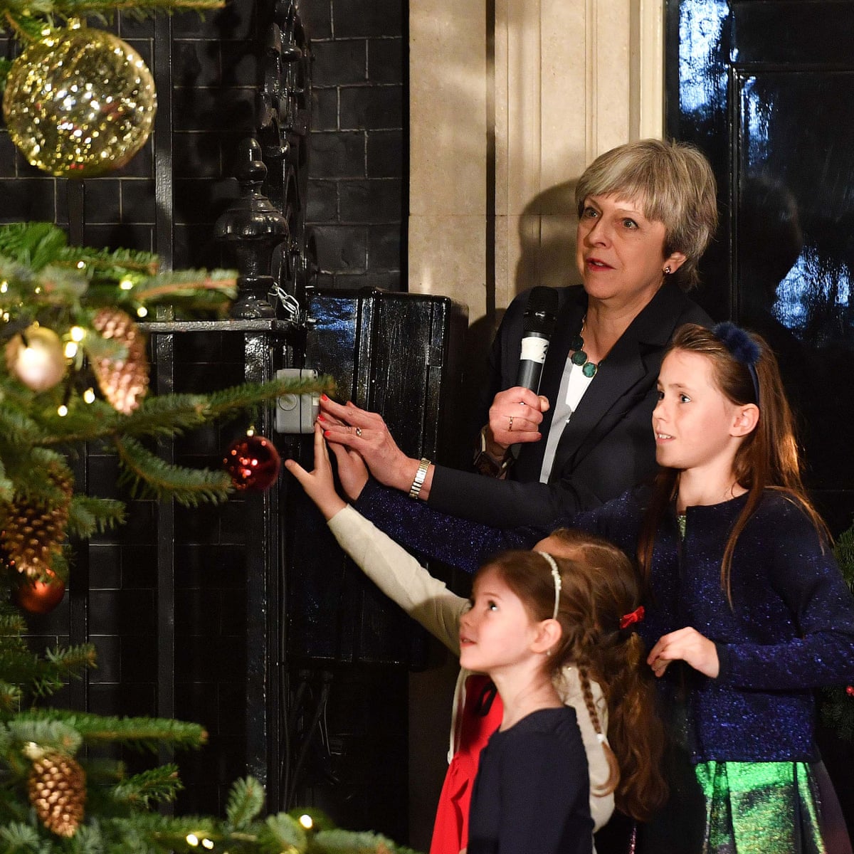 Theresa May Stable Gag Wins Christmas Cracker Jokes Competition Christmas The Guardian Christmas Cracker Joke Writer Job 2021