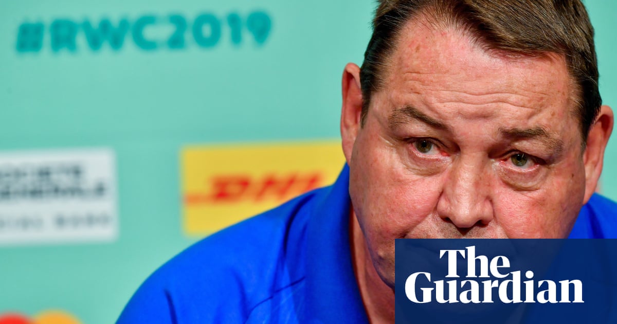 Steve Hansen points finger at Rassie Erasmus for putting pressure on referees