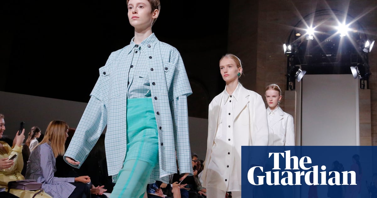 Victoria Beckham Fashion Show Models 13 3373