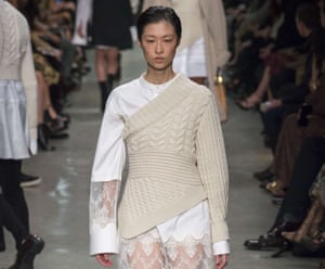 Burberry AW17: a subtle play of cream and white