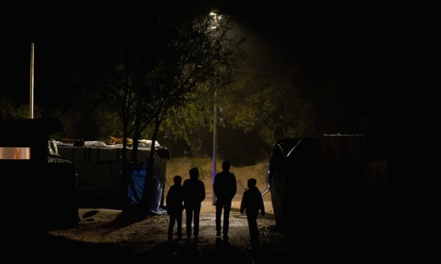 Child refugees' nightly walk from the Calais camp to the port