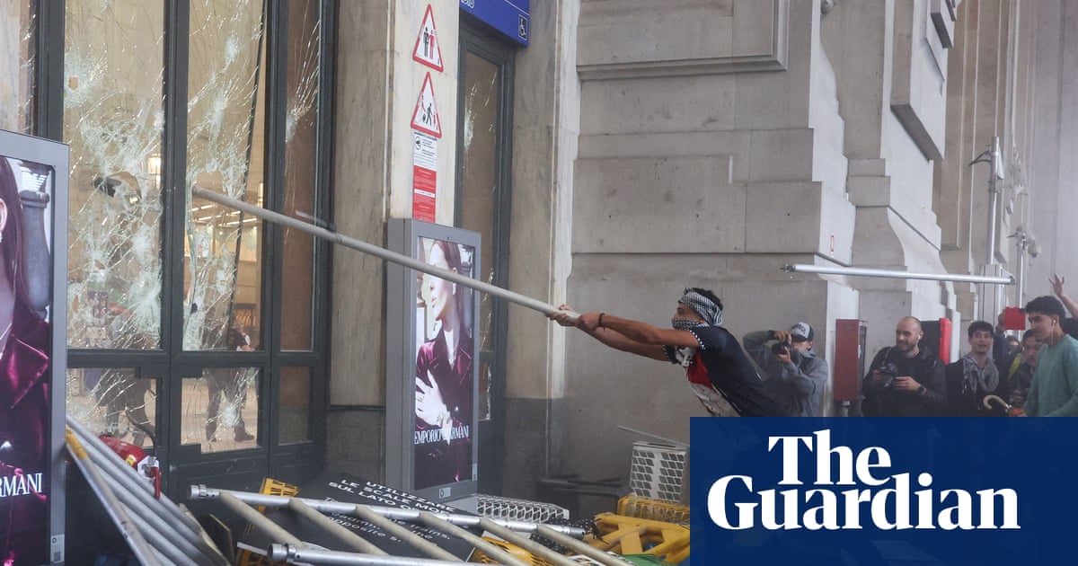 Disruption across Italy as tens of thousands protest against Gaza war