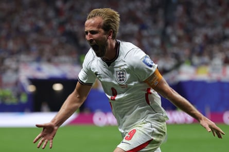 Harry Kane celebrates scoring England's winner against the Democratic Republic of the Congo