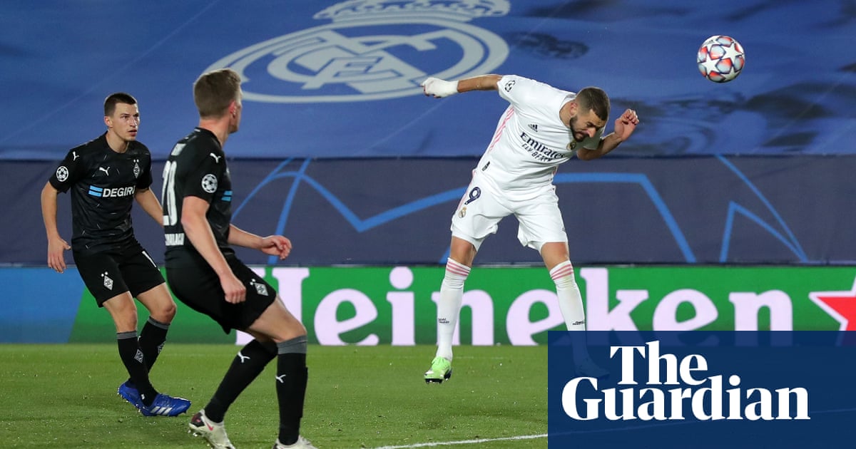 Karim Benzema heads Real Madrid into last 16 and beaten Gladbach join them