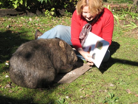 Jackie French reading Diary of a Wombat with Mothball.