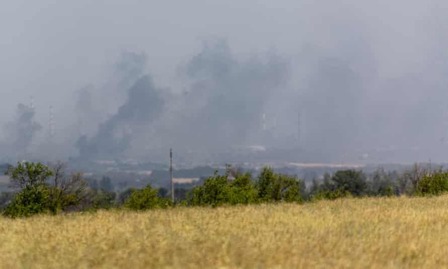 Smoke rises from Lysychansk amid heavy fighting between Ukrainian and Russian forces