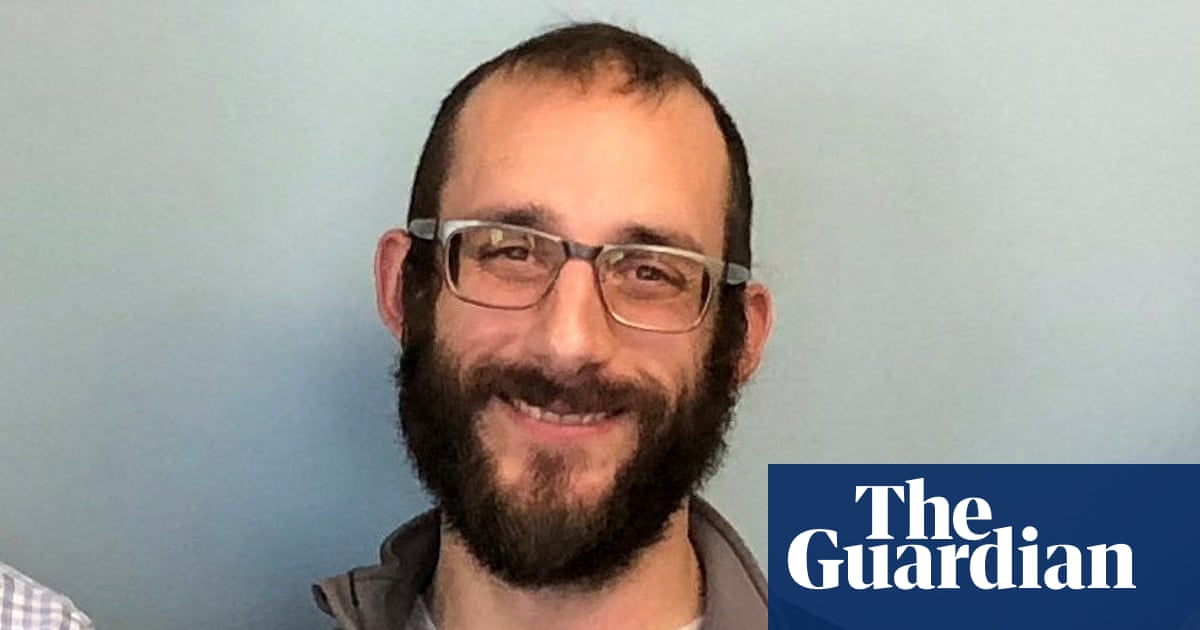 Online fundraiser for Alex Pretti raises nearly $400,000 day after fatal shooting