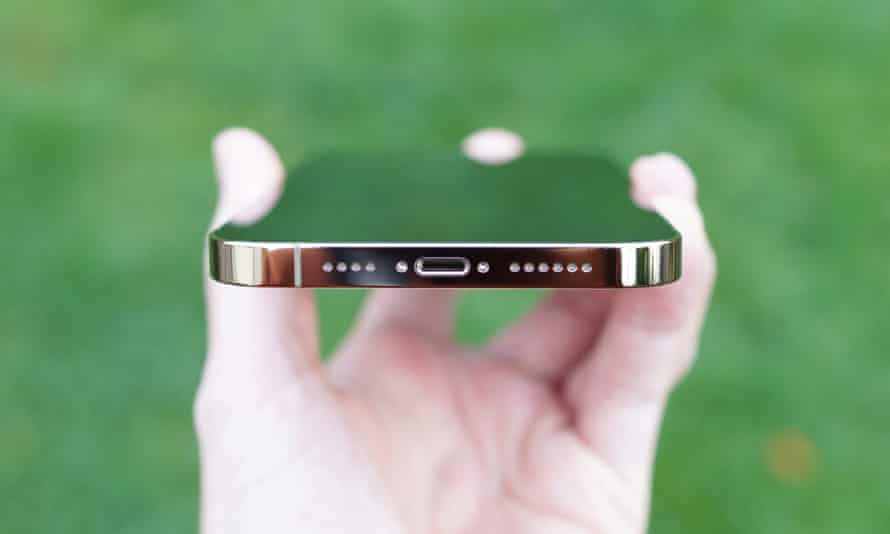 Iphone 12 Pro Max Review Apple S Longer Lasting Superphone Iphone The Guardian Iphone 12 Pro Max Review Apple S Longer Lasting Superphone Iphone The Guardian