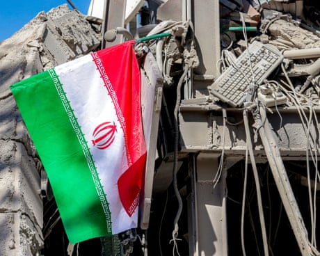 Sanctions don’t result in regime change. Whether against Iran or Russia, western countries need shrewder tactics | Simon Jenkins