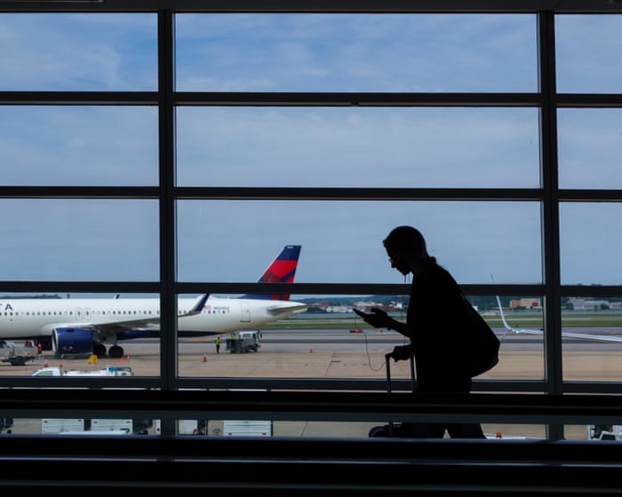 Delta says higher airfares expected to last despite drop in oil prices