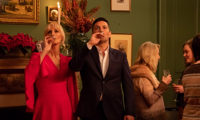 Surviving Christmas With The Relatives Review Badly Wrapped Present Comedy Films The Guardian Surviving Christmas With The Relatives 2021