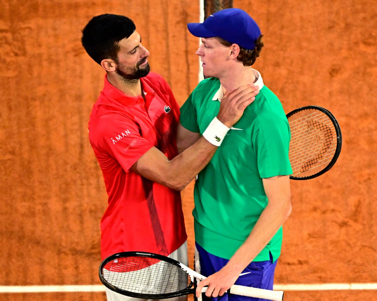 Jannik Sinner đánh bại Djokovic đầy thách thức để tiến vào trận chung kết trong mơ gặp Alcaraz | Giải Pháp mở rộng 2025 | The Guardian