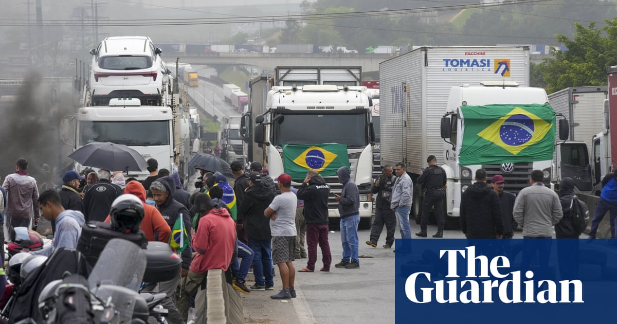 brazil-judge-orders-police-to-clear-roadblocks-by-pro-bolsonaro-truckers