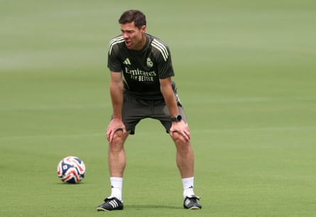 Xabi Alonso during training