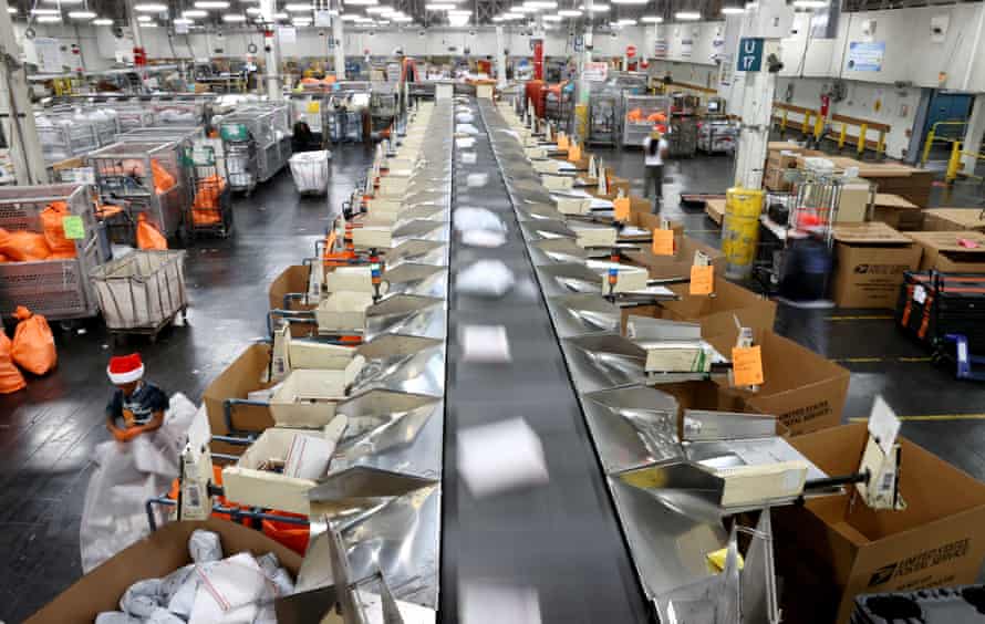 overhead view of warehouse and conveyor belt