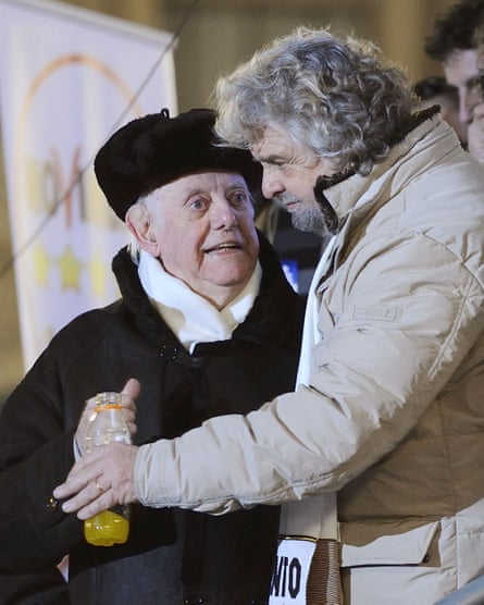 Dario Fo and Beppe Grillo at a M5S rally in Milan in 2013.