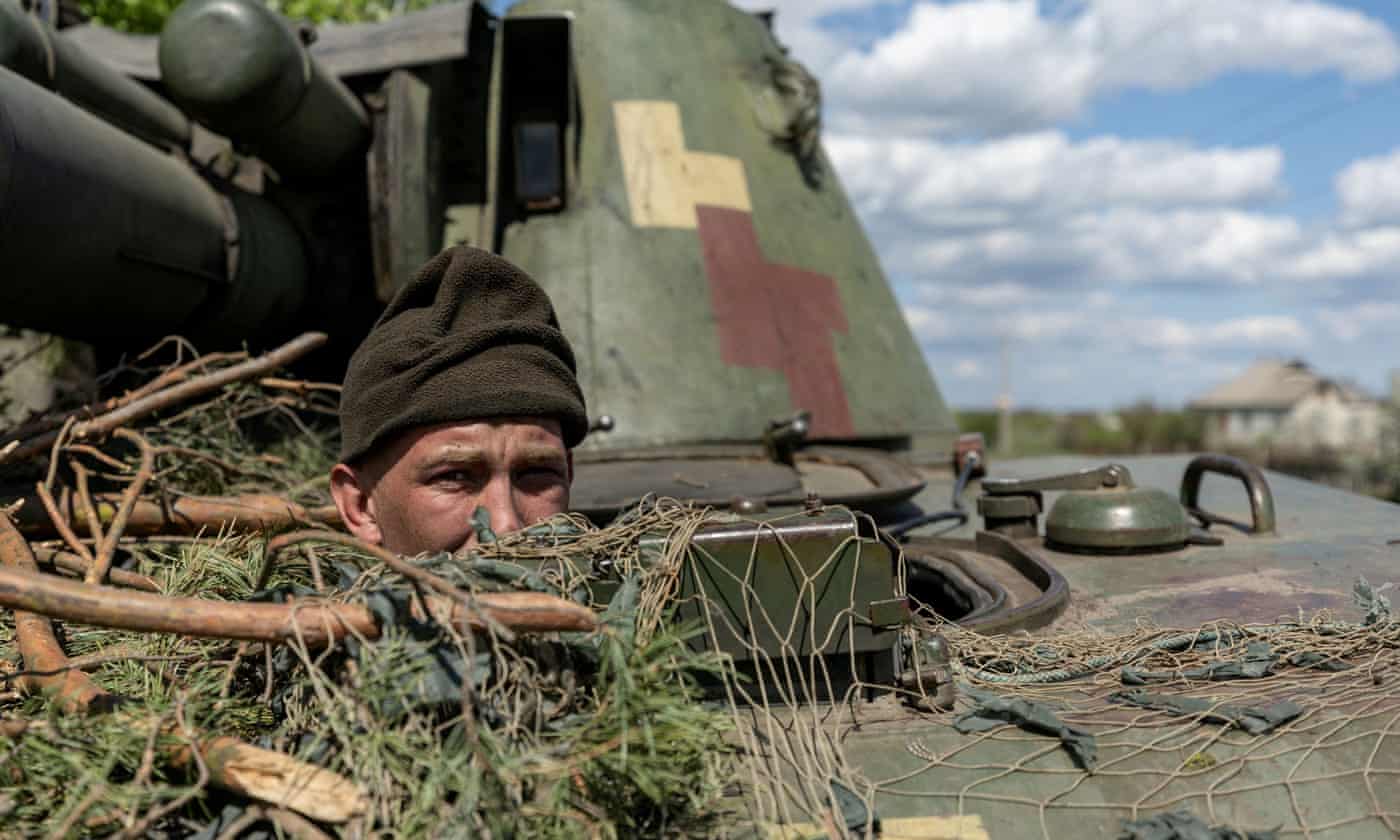 Ukrainian forces enter Lyman a day after Putin declares city part of Russia (theguardian.com)