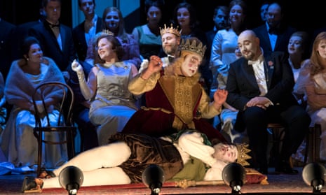 Player 3 (Anthony Osborne) and Player 1 (Brian Bannatyne-Scott). Seated behind: Gertrude (Louise Winter), Claudius (William Dazeley) and Polonius (Jeffrey Lloyd-Roberts) in Hamlet.