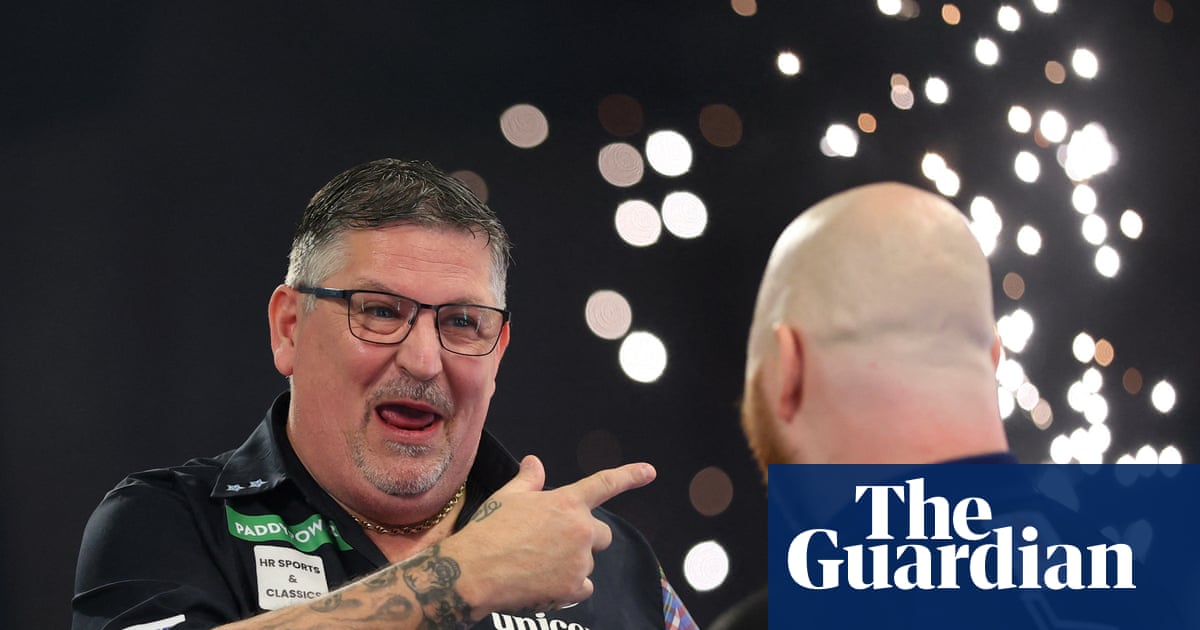 Gary Anderson and Ryan Searle show class and surge into world darts semis
