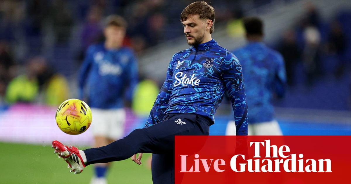 Everton v Manchester United: Premier League – live Everton v Manchester United: Premier League – live
