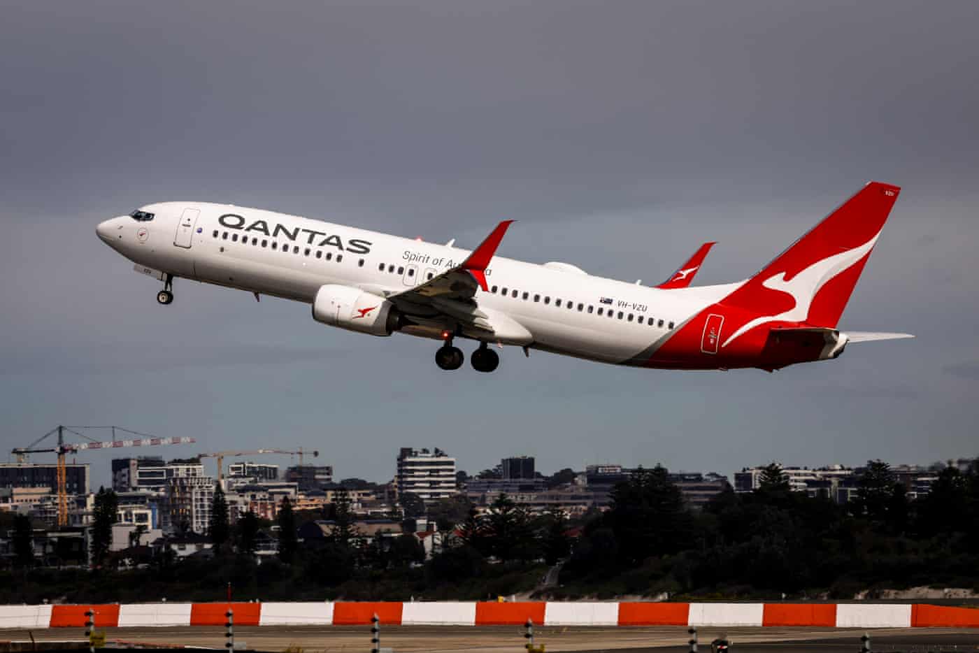 Qantas jet
