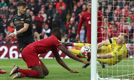 Arsenal's Aaron Ramsdale denies Ibrahima Konaté in injury time to save a point against Liverpool