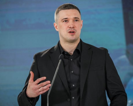 Volodymyr Zelenskyy dismisses Ukraine’s defence minister on eve of Starmer visit