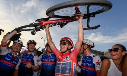 Remco Evenepoel celebrates winning the Vuelta a España in 2022
