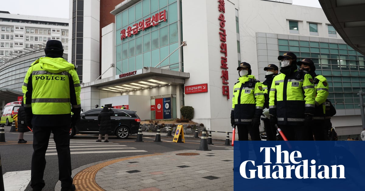 Лидерът на Демократическата партия Ли Дже мюн претърпя операция за повече